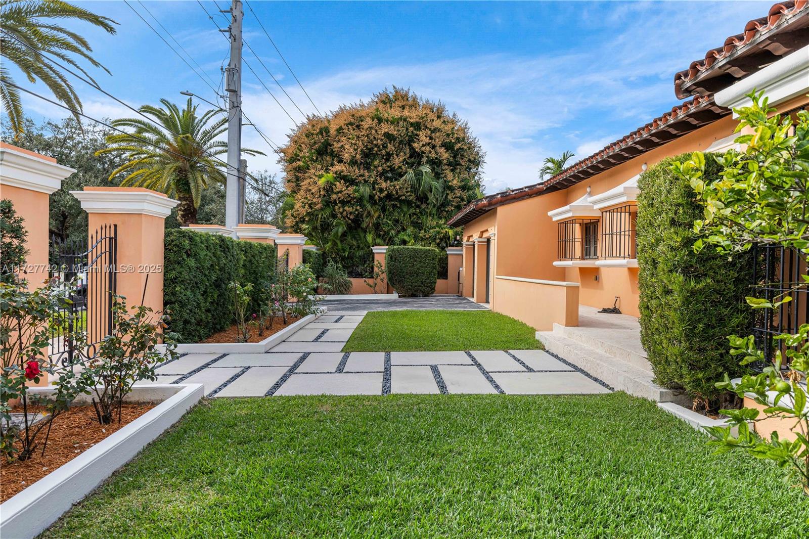 1181 S Alhambra Cir Coral Gables, FL 33146