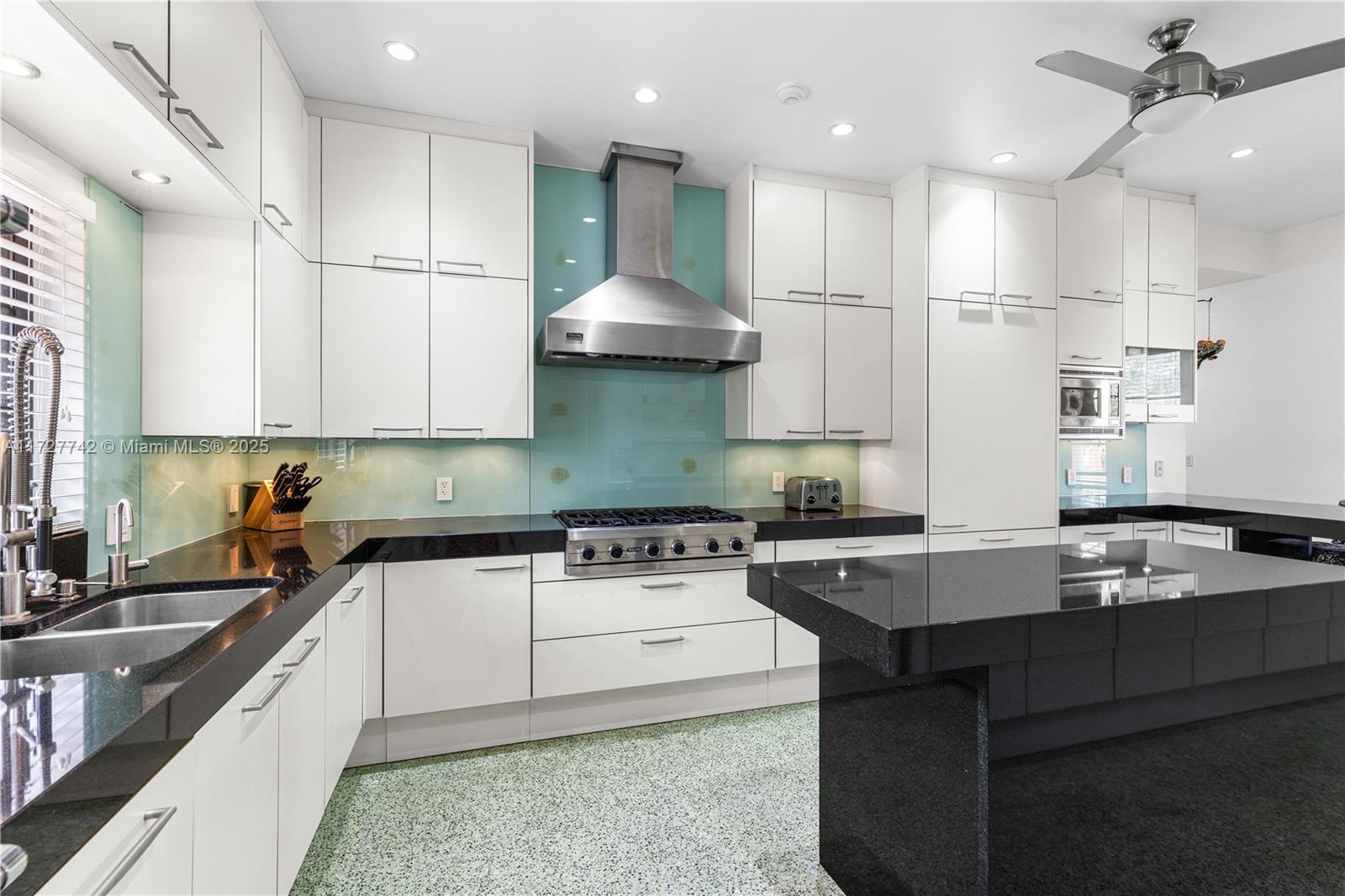 1181 S Alhambra Cir Coral Gables, FL 33146