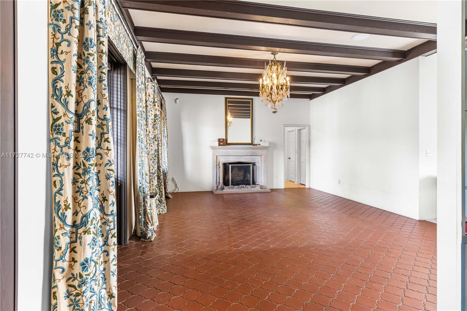 1181 S Alhambra Cir Coral Gables, FL 33146