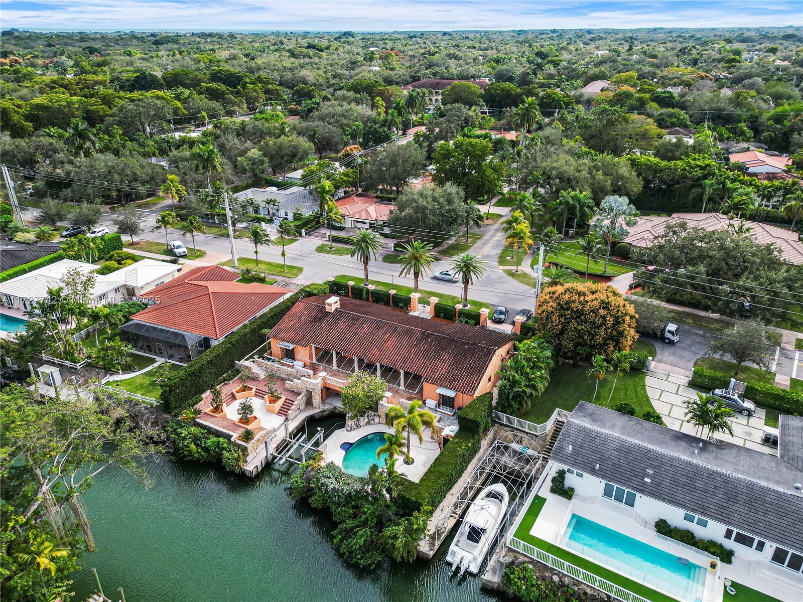 1181 S Alhambra Cir Coral Gables, FL 33146