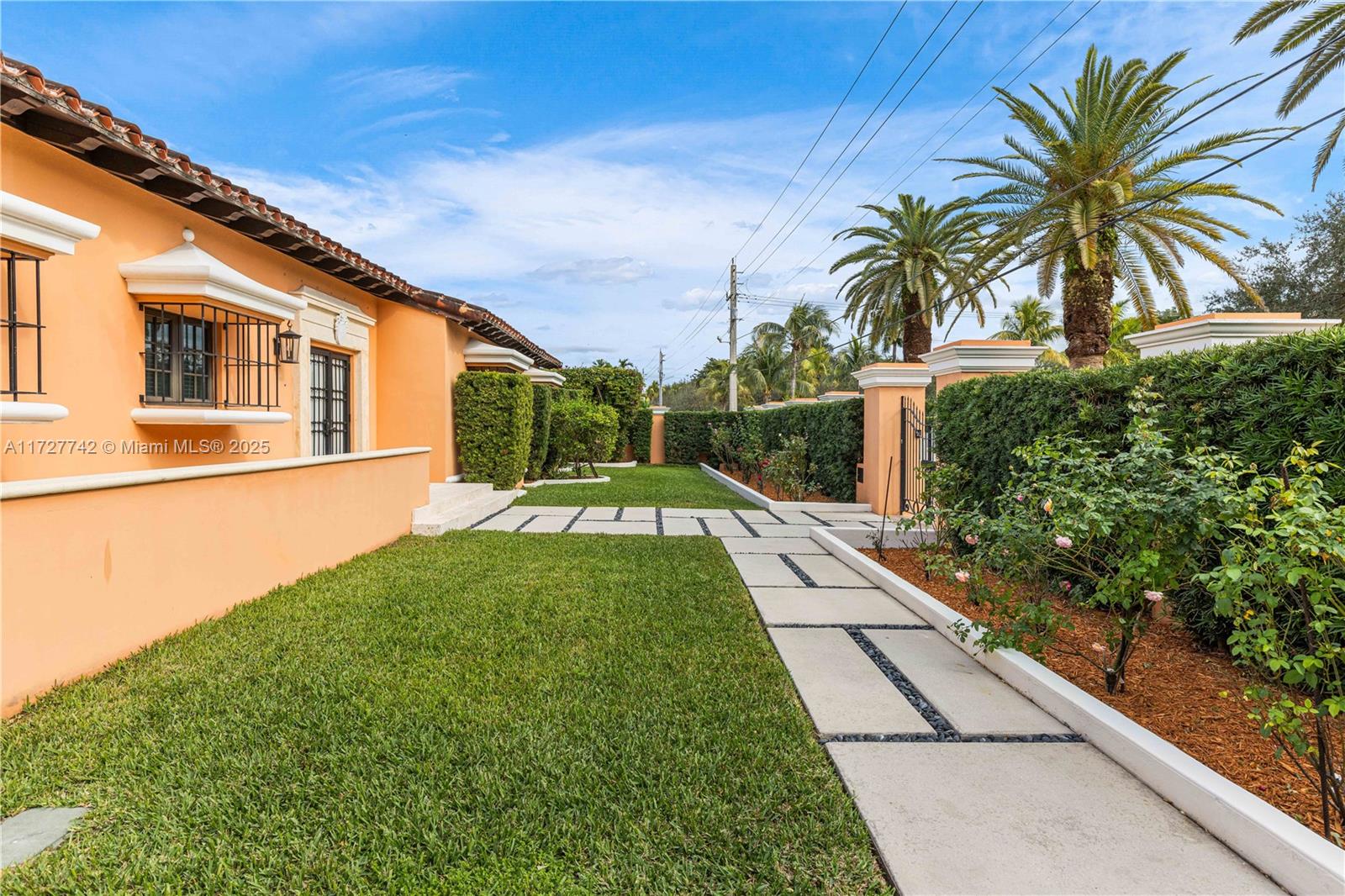 1181 S Alhambra Cir Coral Gables, FL 33146