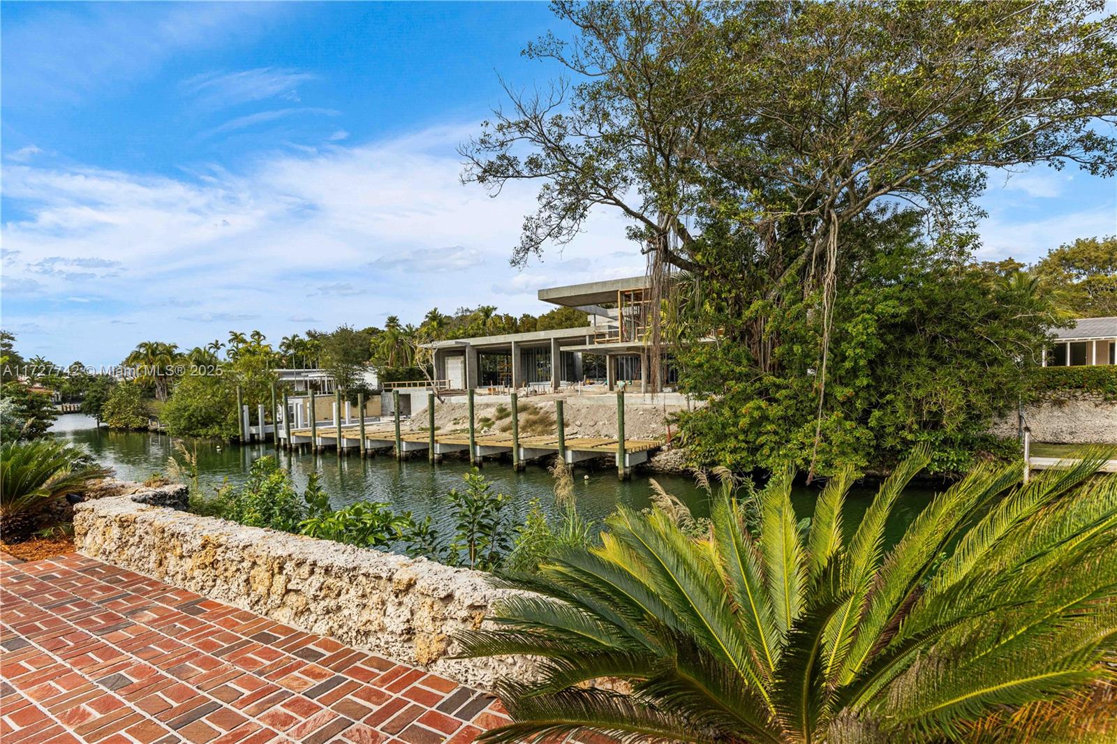 1181 S Alhambra Cir Coral Gables, FL 33146