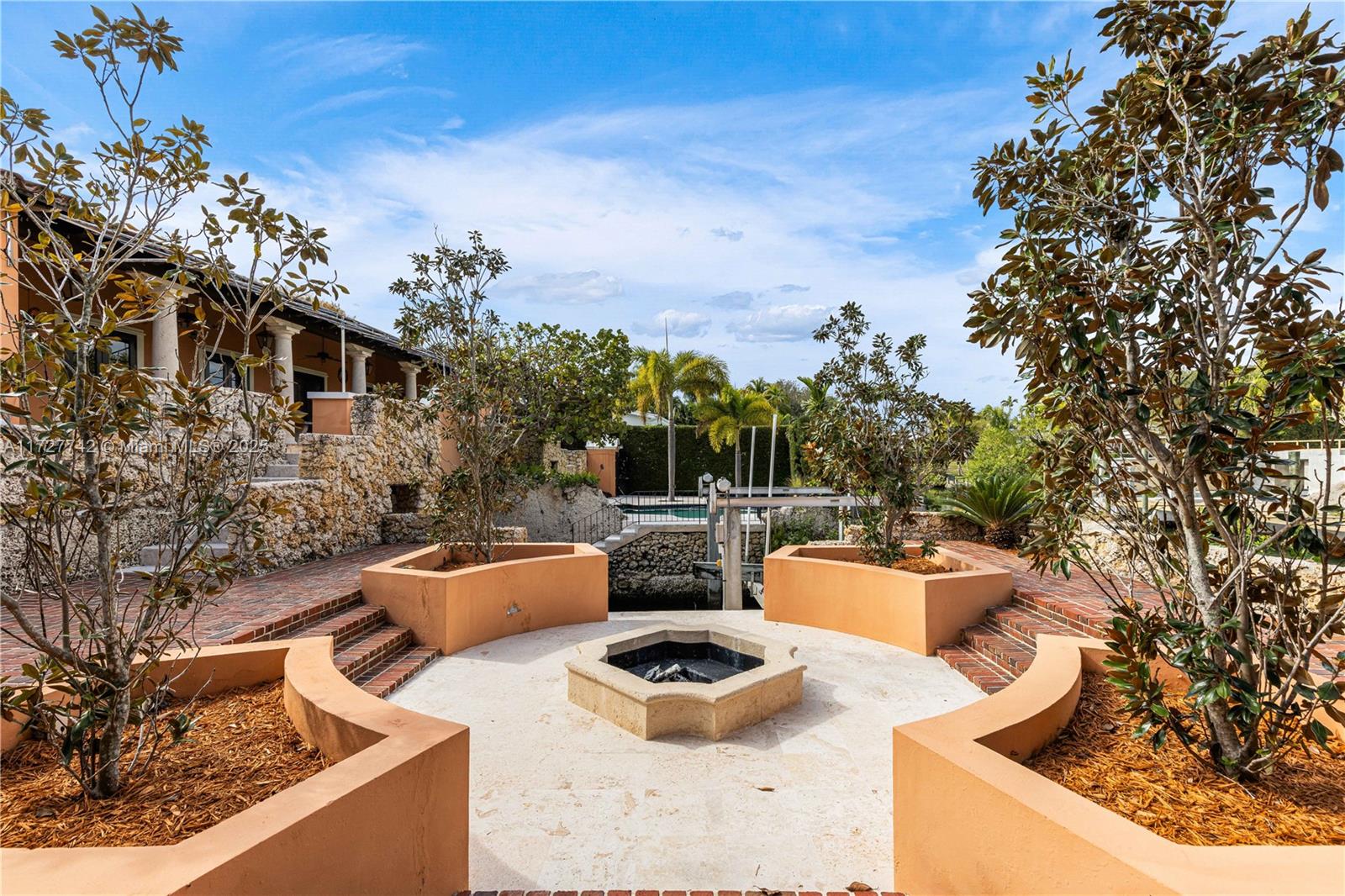 1181 S Alhambra Cir Coral Gables, FL 33146