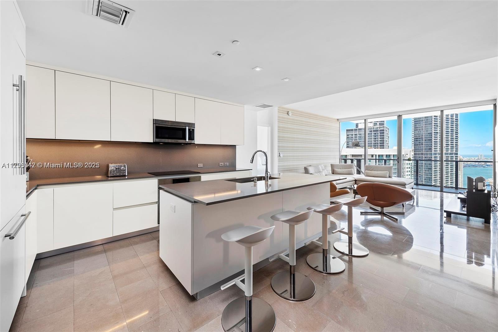 image Reach Condo10
