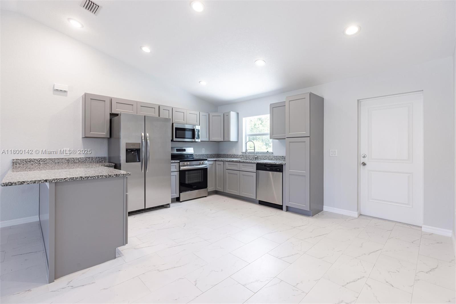 2004 Rosa Ct Lehigh Acres, FL 33972