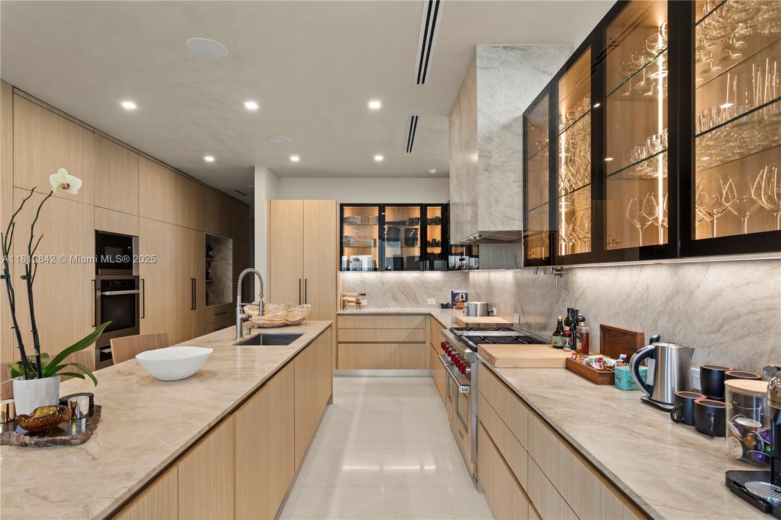 25 E Rivo Alto Dr Miami Beach, FL 33139