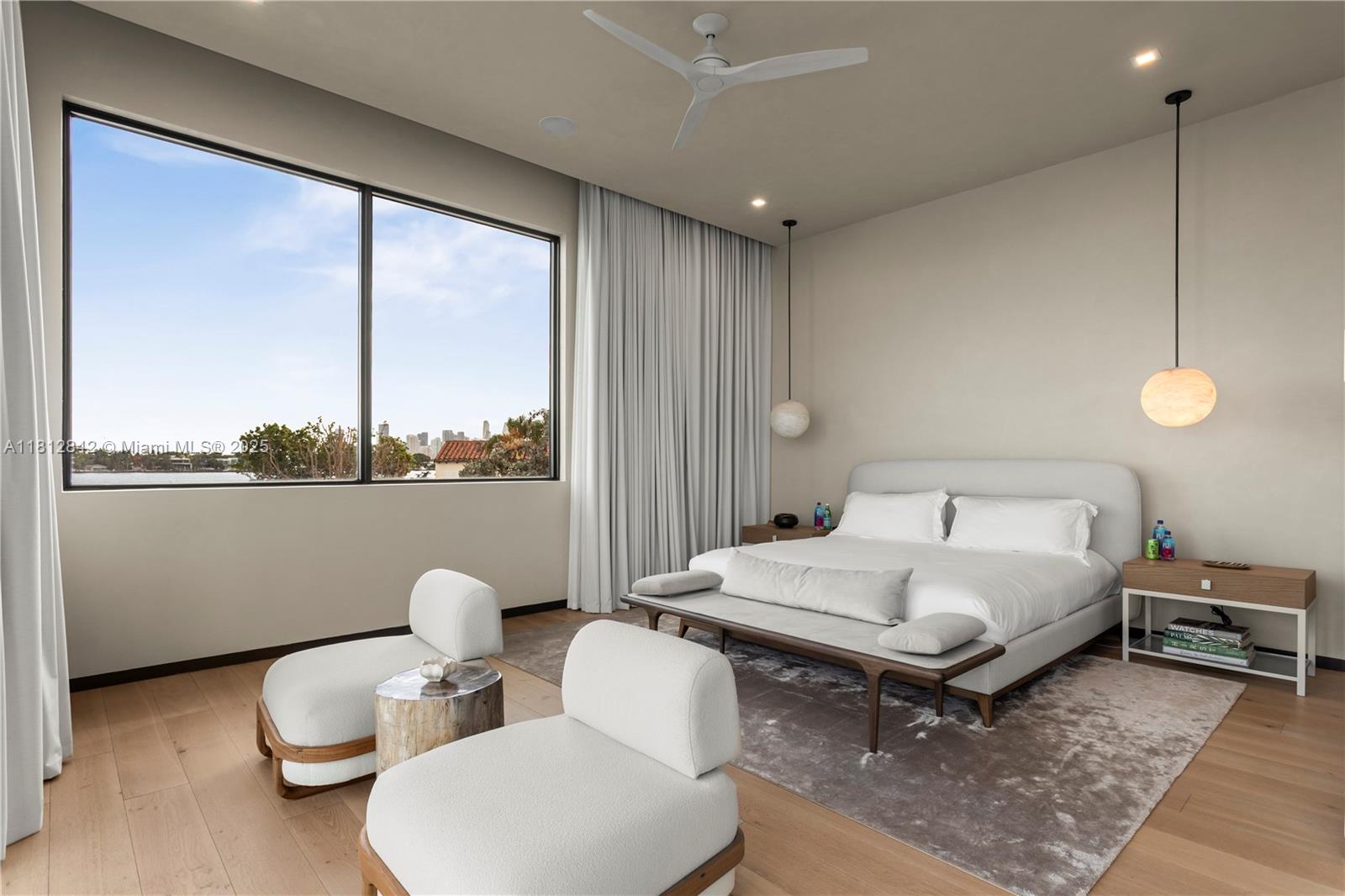 25 E Rivo Alto Dr Miami Beach, FL 33139