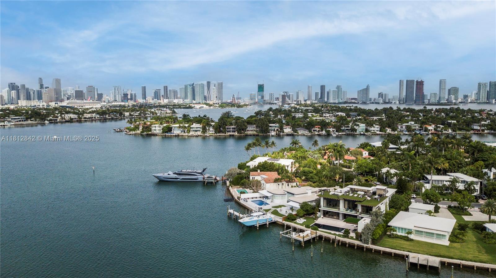 25 E Rivo Alto Dr Miami Beach, FL 33139