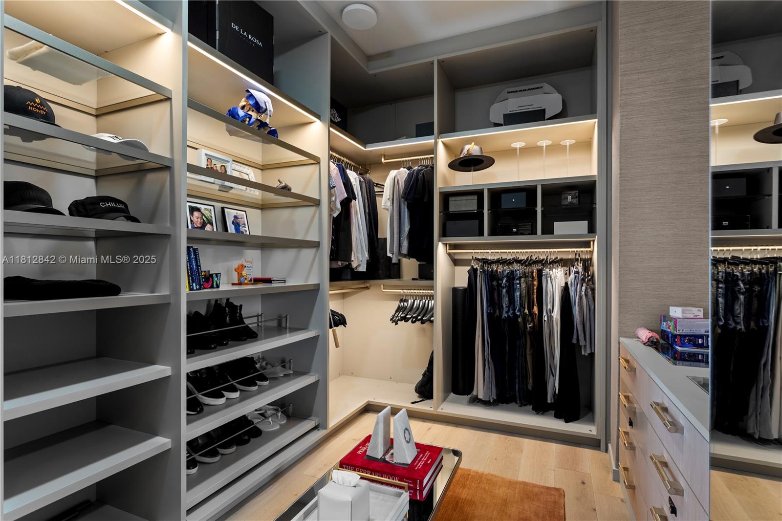 25 E Rivo Alto Dr Miami Beach, FL 33139