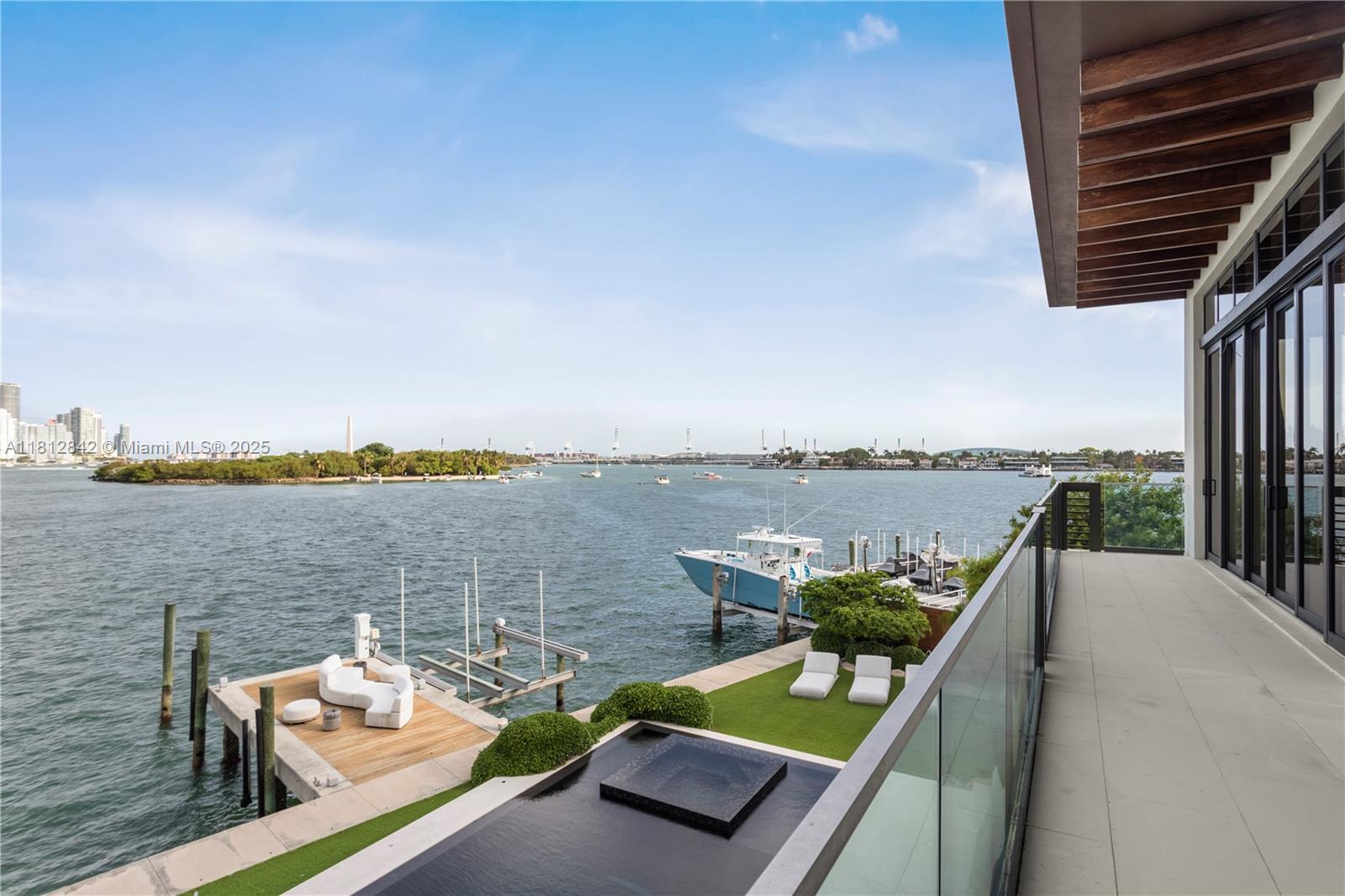 25 E Rivo Alto Dr Miami Beach, FL 33139