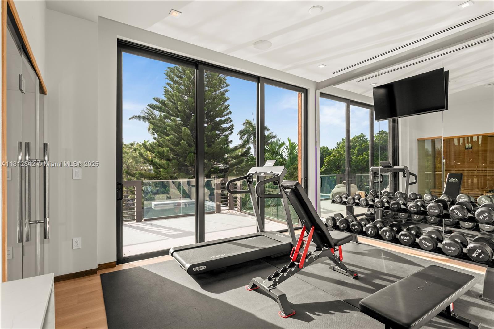 25 E Rivo Alto Dr Miami Beach, FL 33139