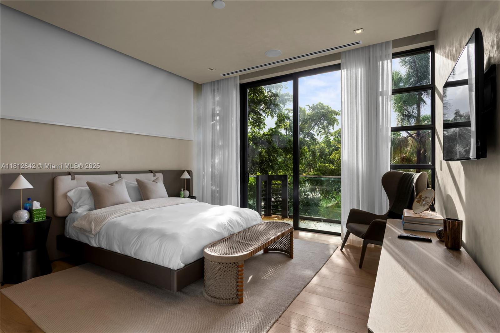 25 E Rivo Alto Dr Miami Beach, FL 33139