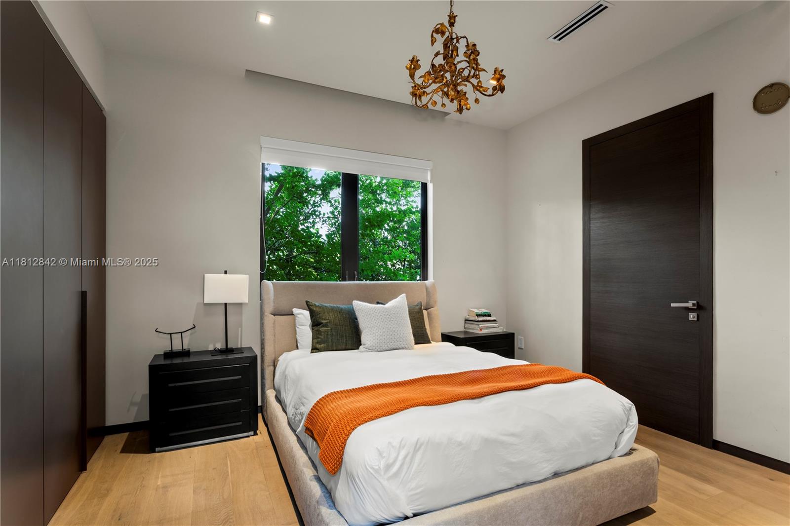 25 E Rivo Alto Dr Miami Beach, FL 33139