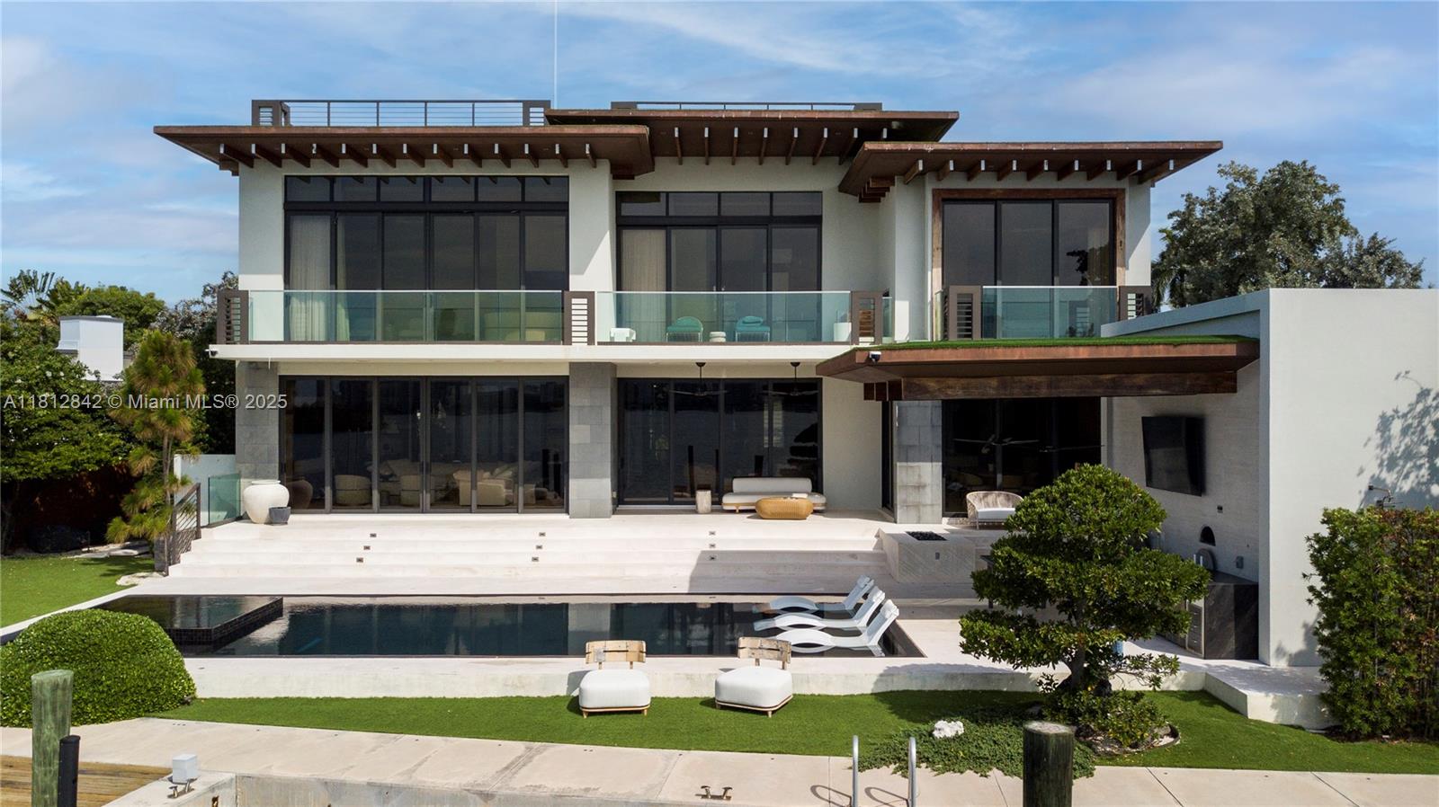 25 E Rivo Alto Dr Miami Beach, FL 33139