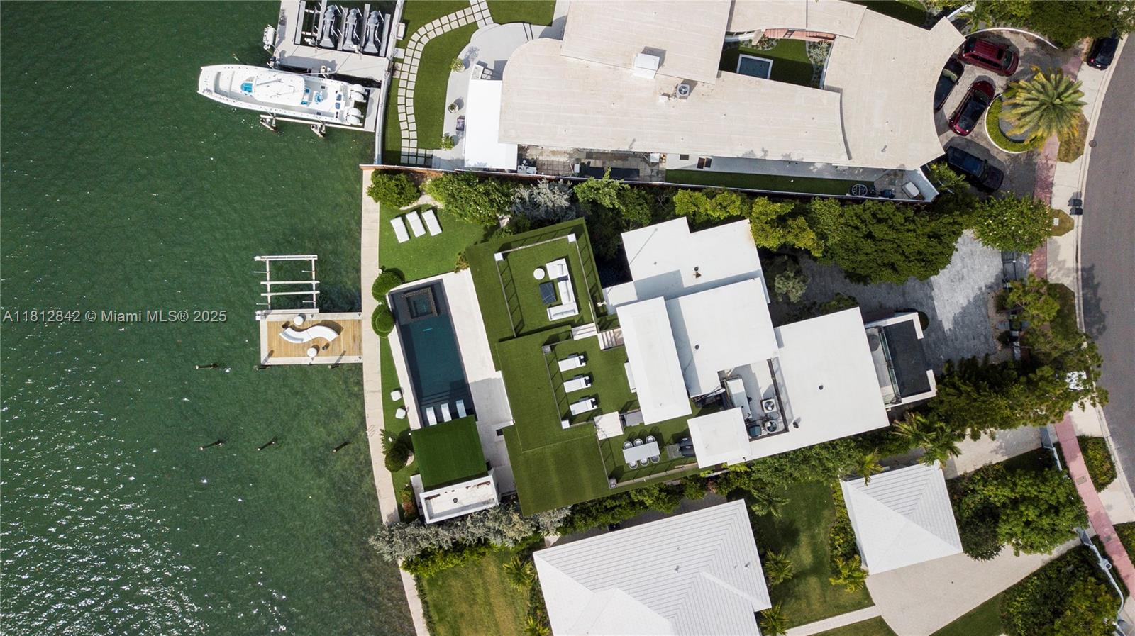 25 E Rivo Alto Dr Miami Beach, FL 33139