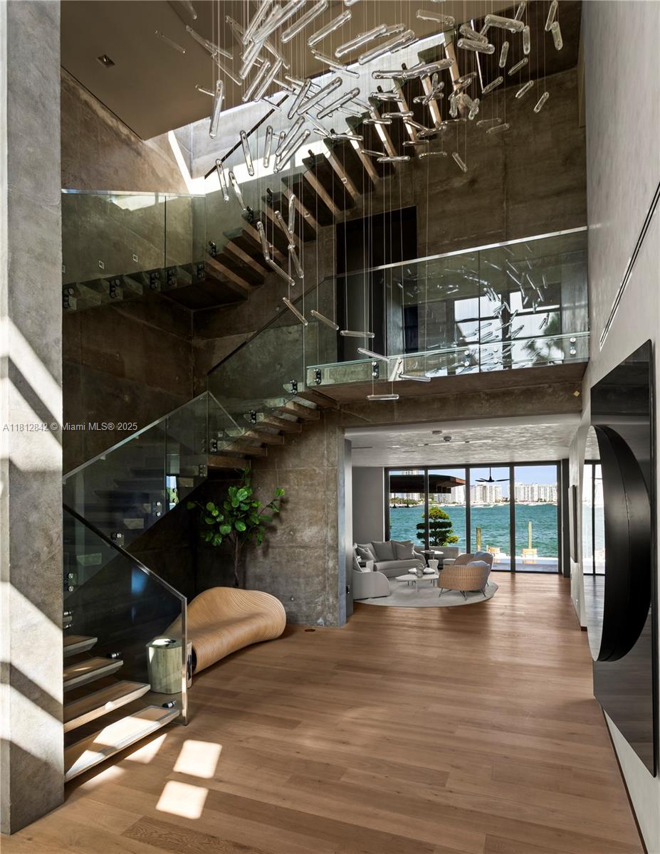 25 E Rivo Alto Dr Miami Beach, FL 33139