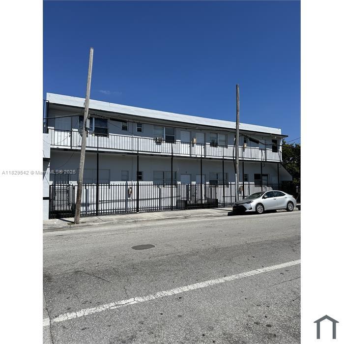 467 NW 8th St #1