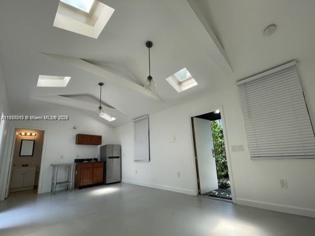 118 NW 24th St #3