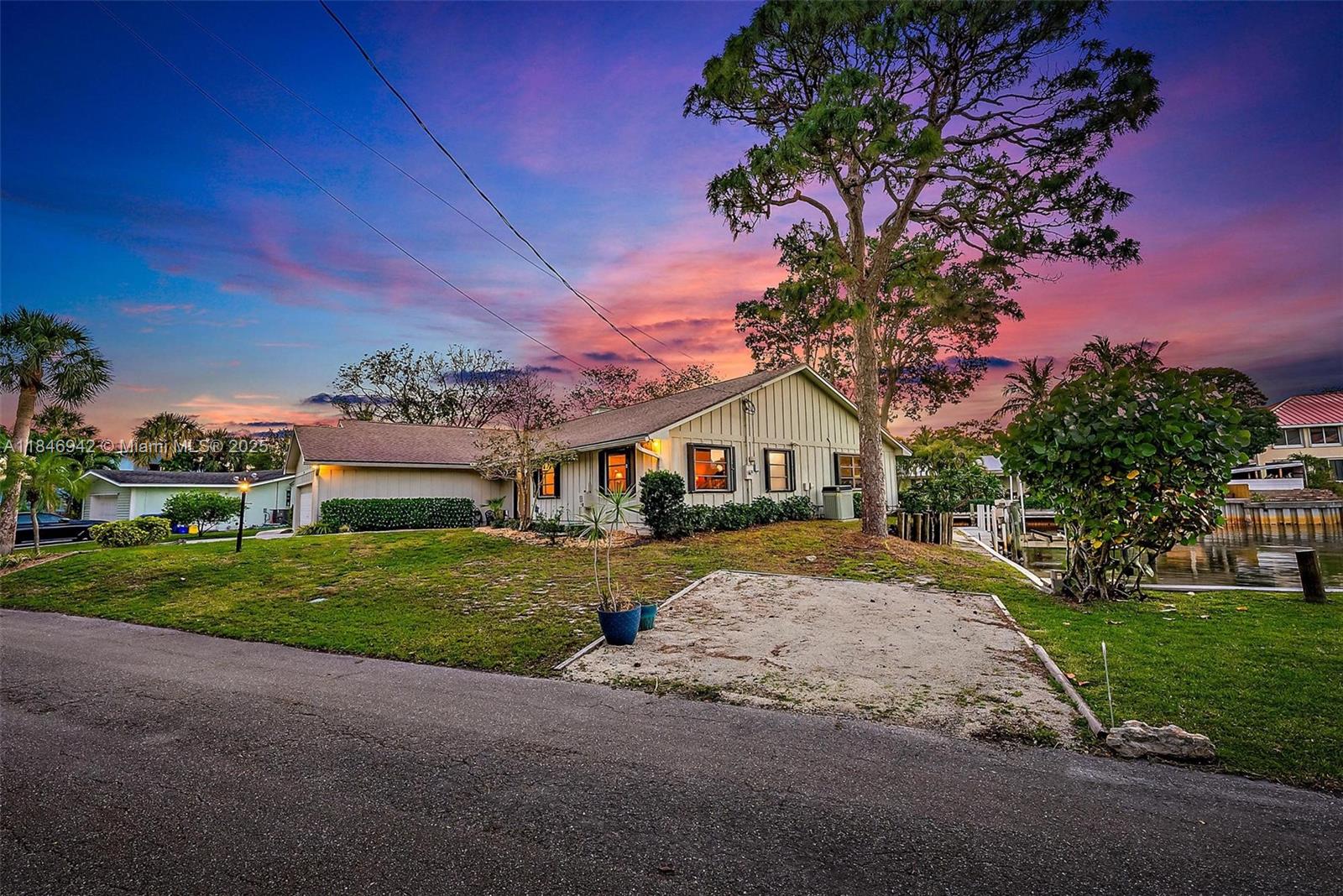 934 Penn Trl Jupiter, FL 33458