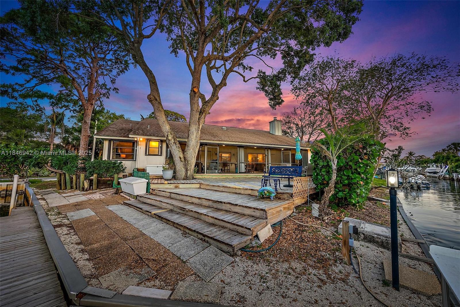 934 Penn Trl Jupiter, FL 33458