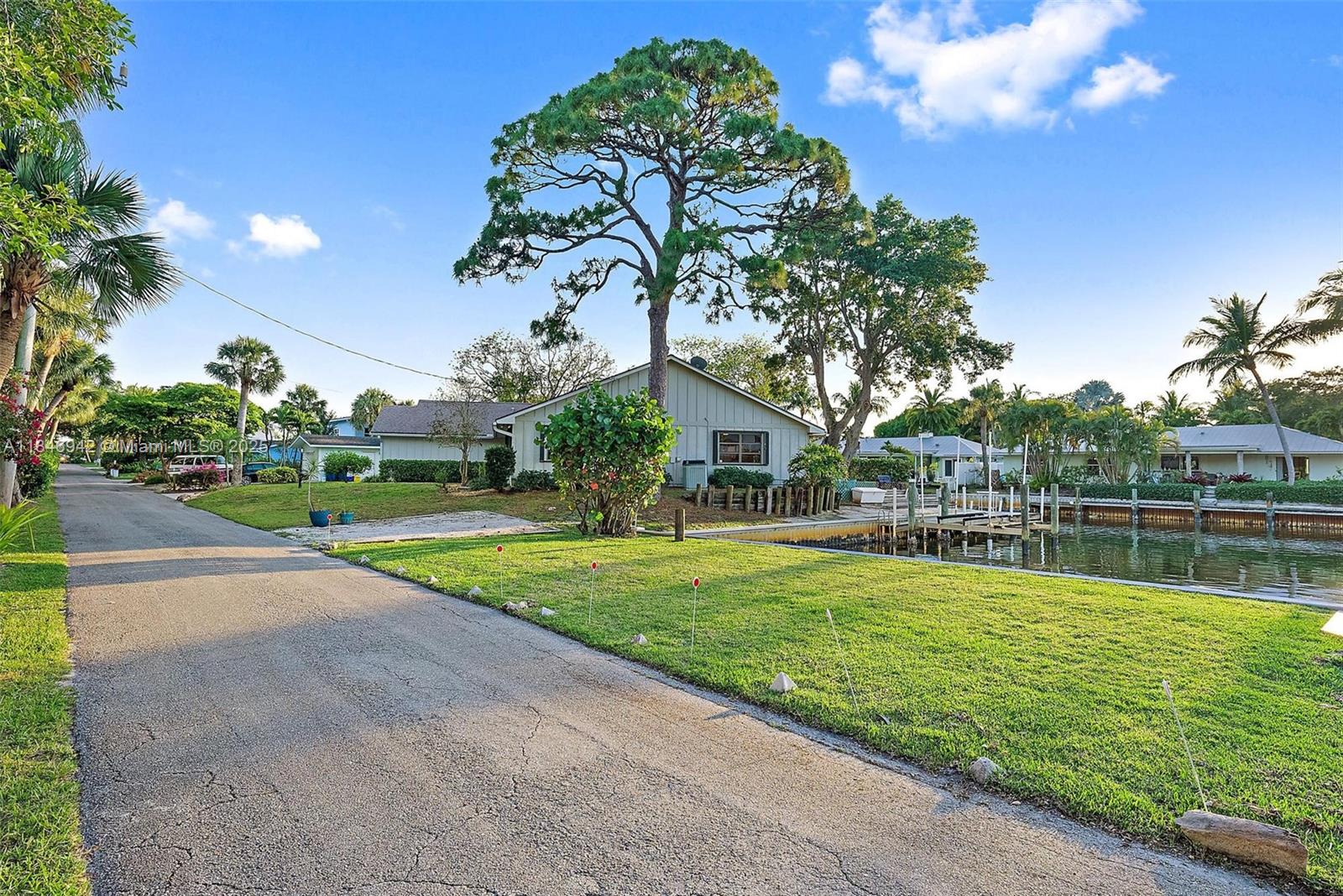 934 Penn Trl Jupiter, FL 33458