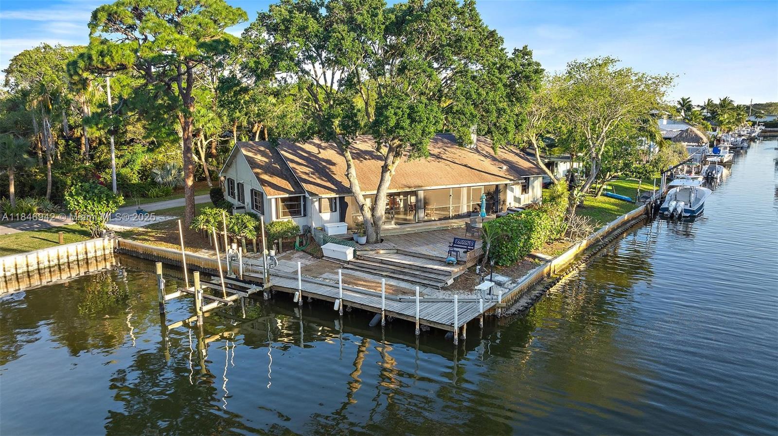 934 Penn Trl Jupiter, FL 33458