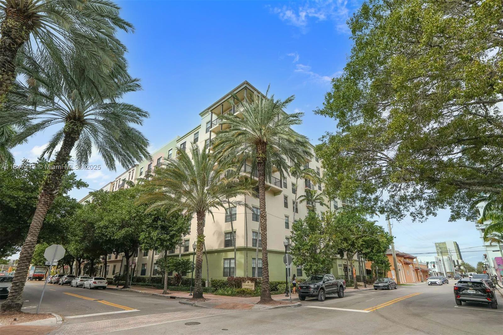1919 Van Buren St #517A