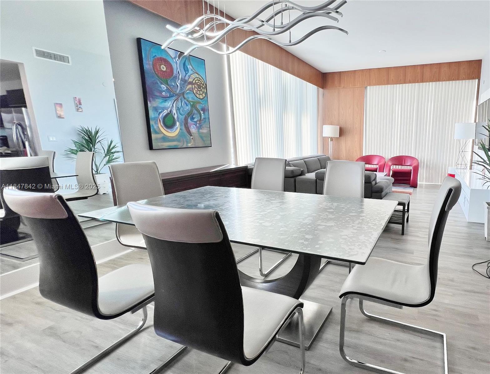 image Eloquence On The Bay Cond9