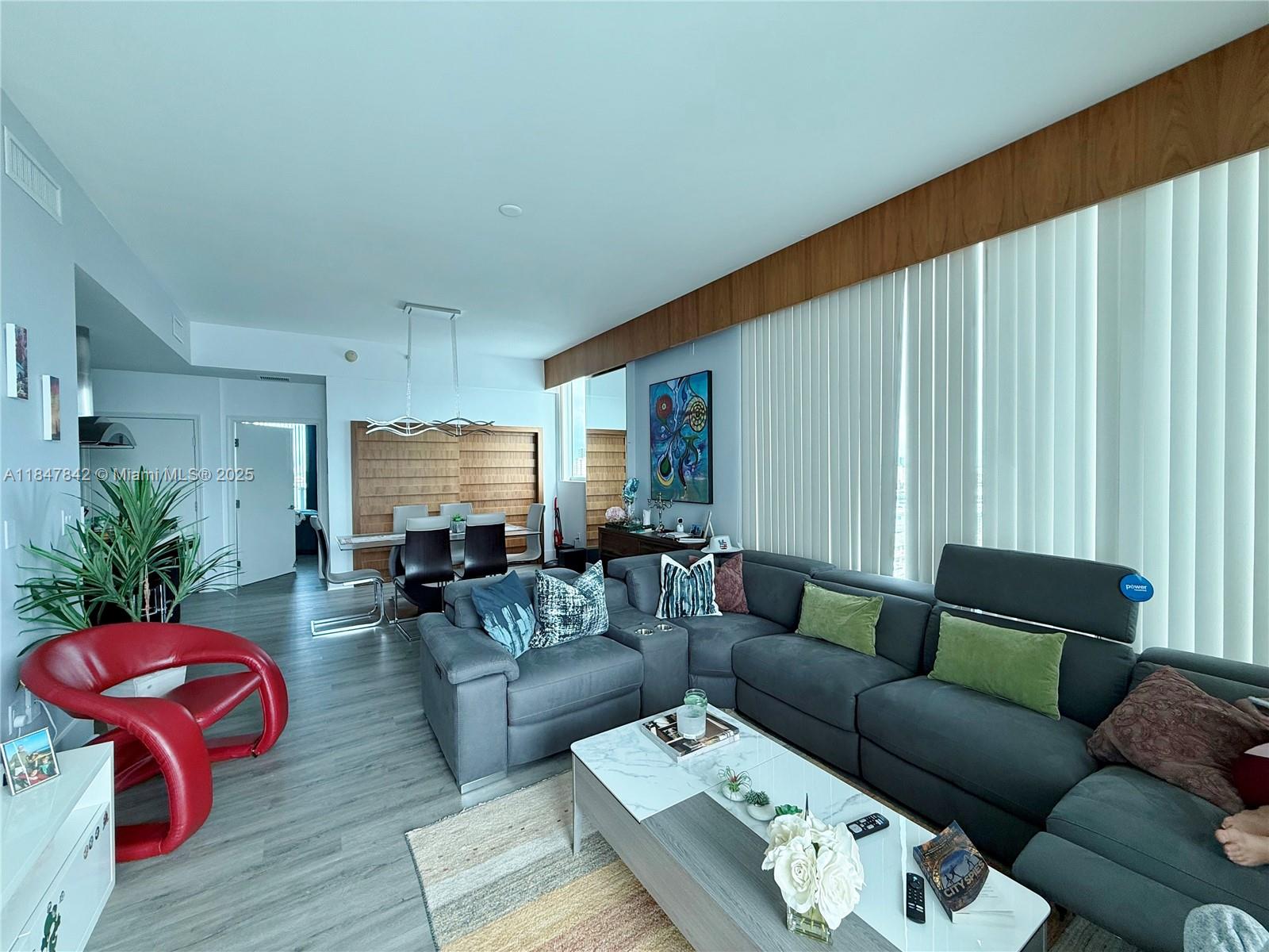 image Eloquence On The Bay Cond11