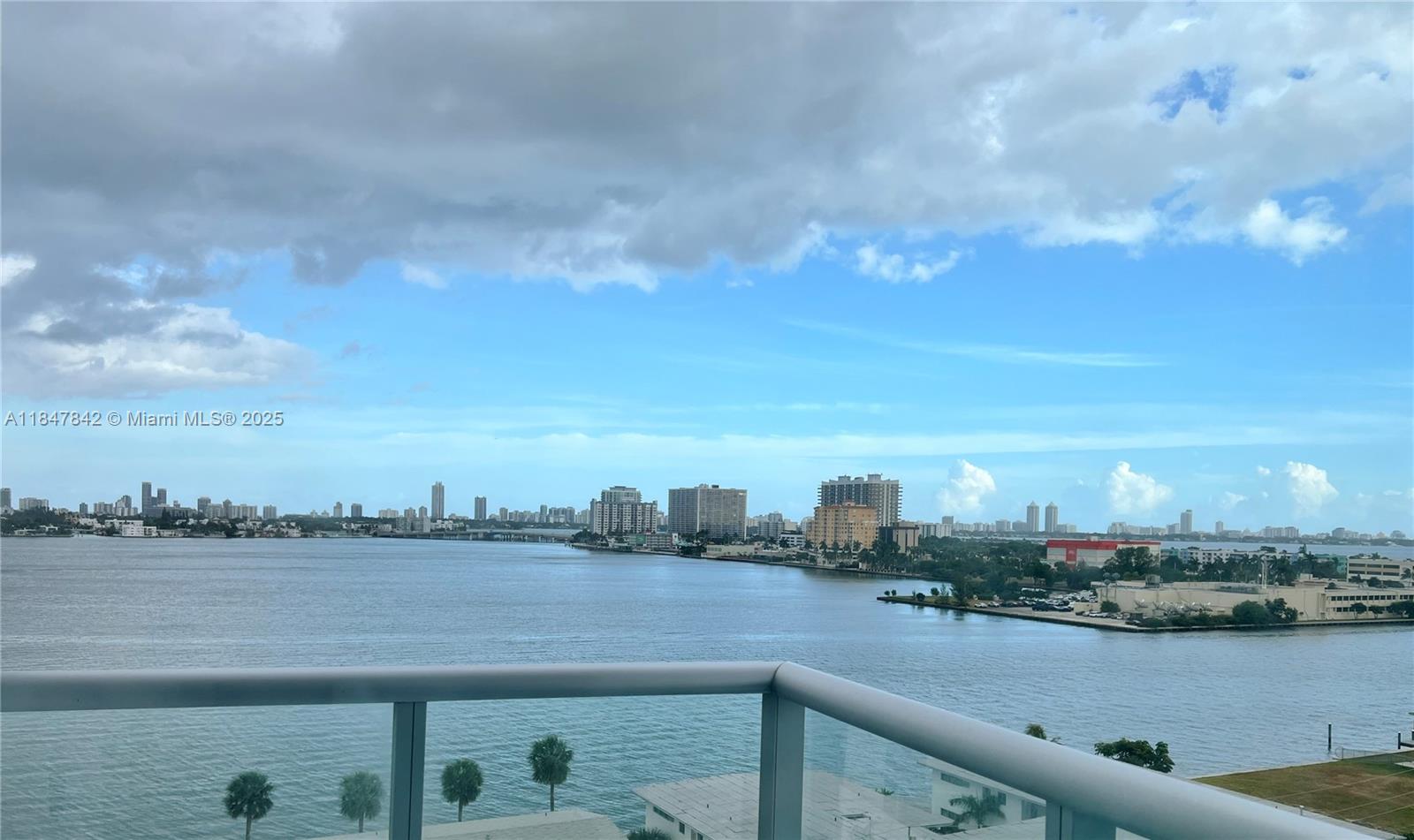 image Eloquence On The Bay Cond1