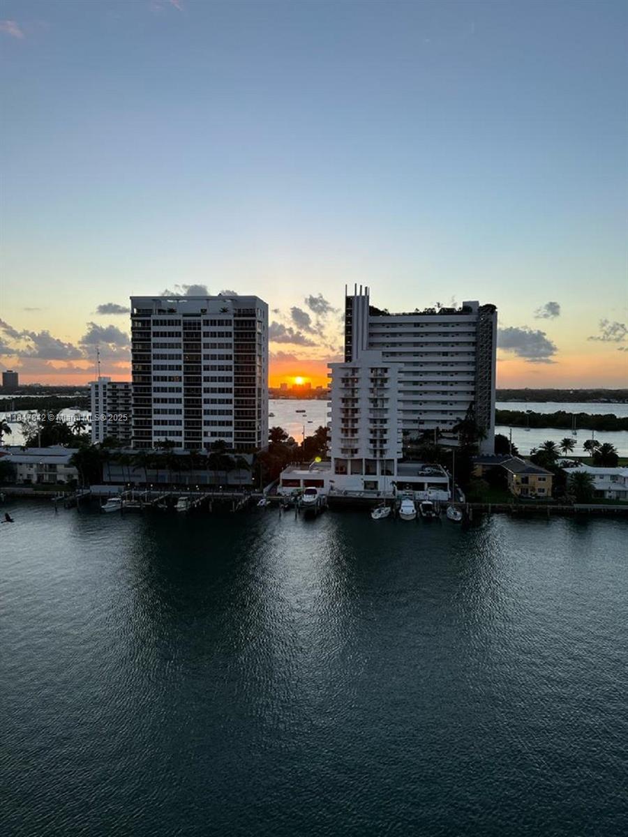 image Eloquence On The Bay Cond3