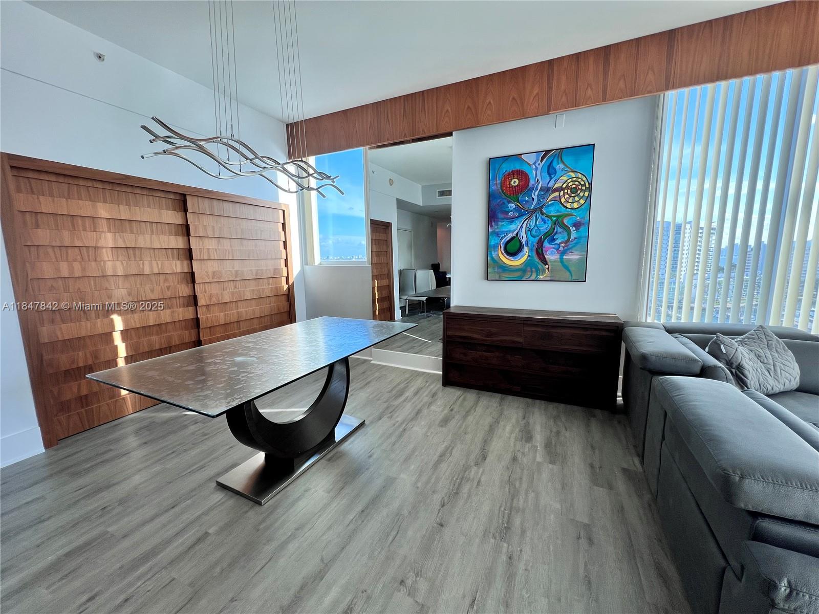 image Eloquence On The Bay Cond8