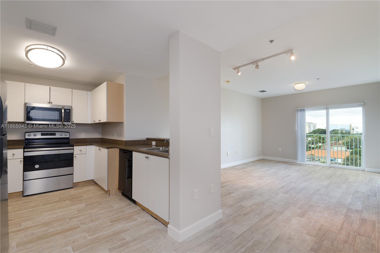 2280 SW 32nd Ave #607