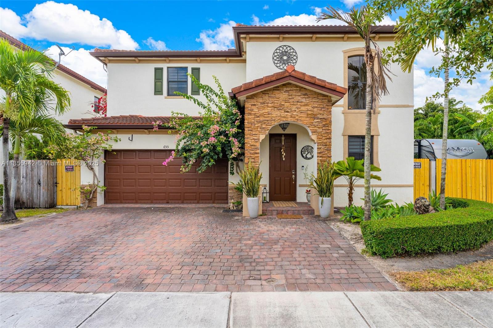 655 SE 37th Ter