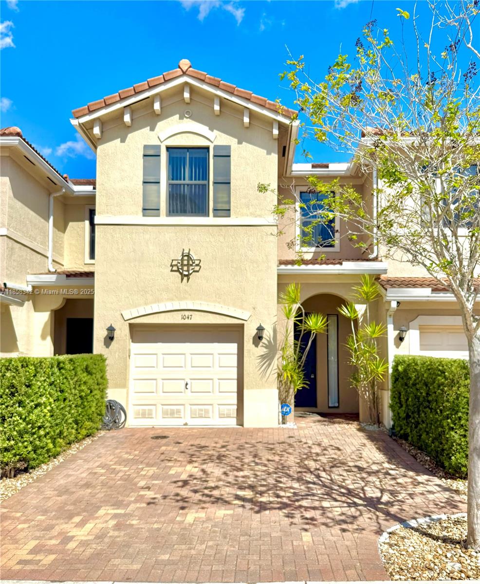 1047 NW 33rd Mnr