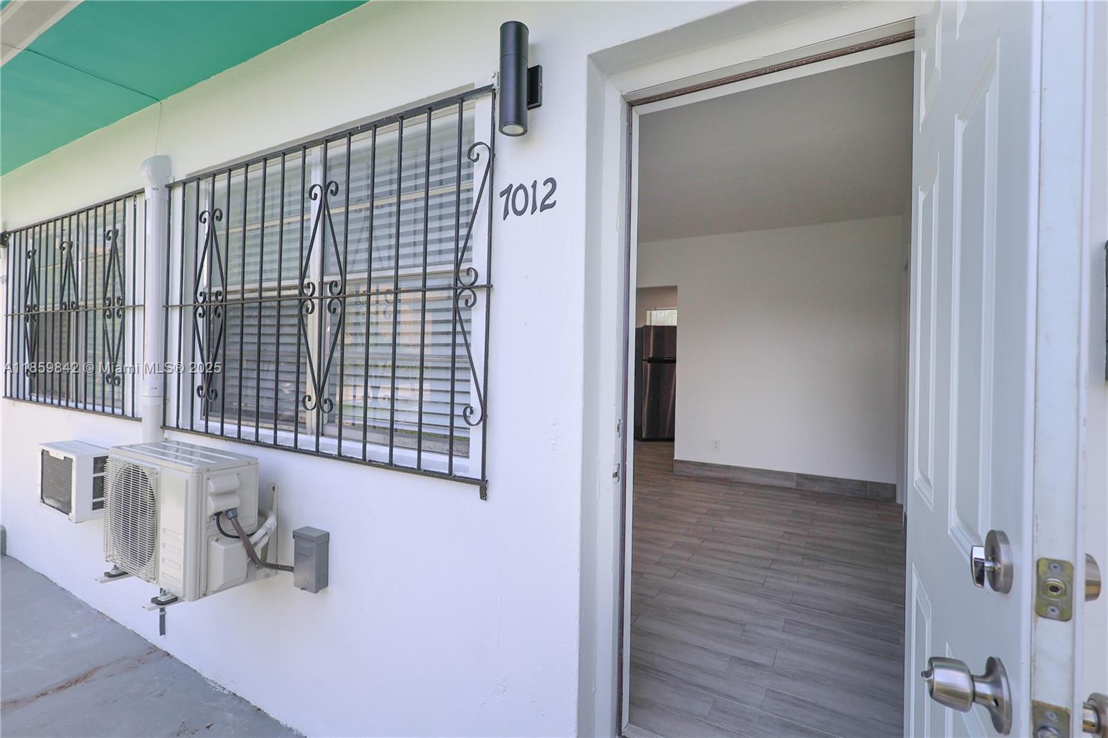 7010 NW 5th Pl