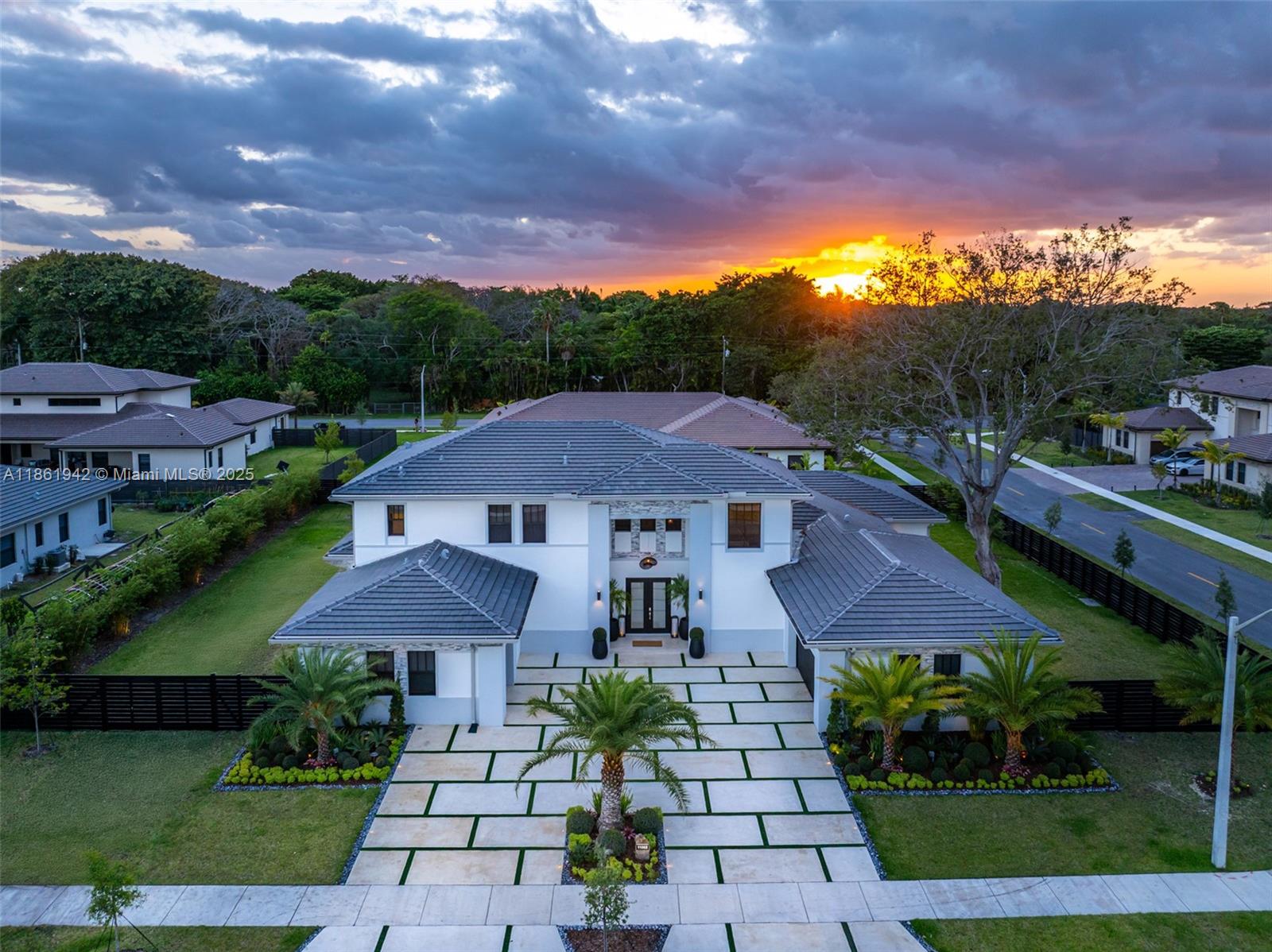 11062 SW 91st Ave Miami, FL 33176 11062 SW 91st Ave Miami, FL 33176