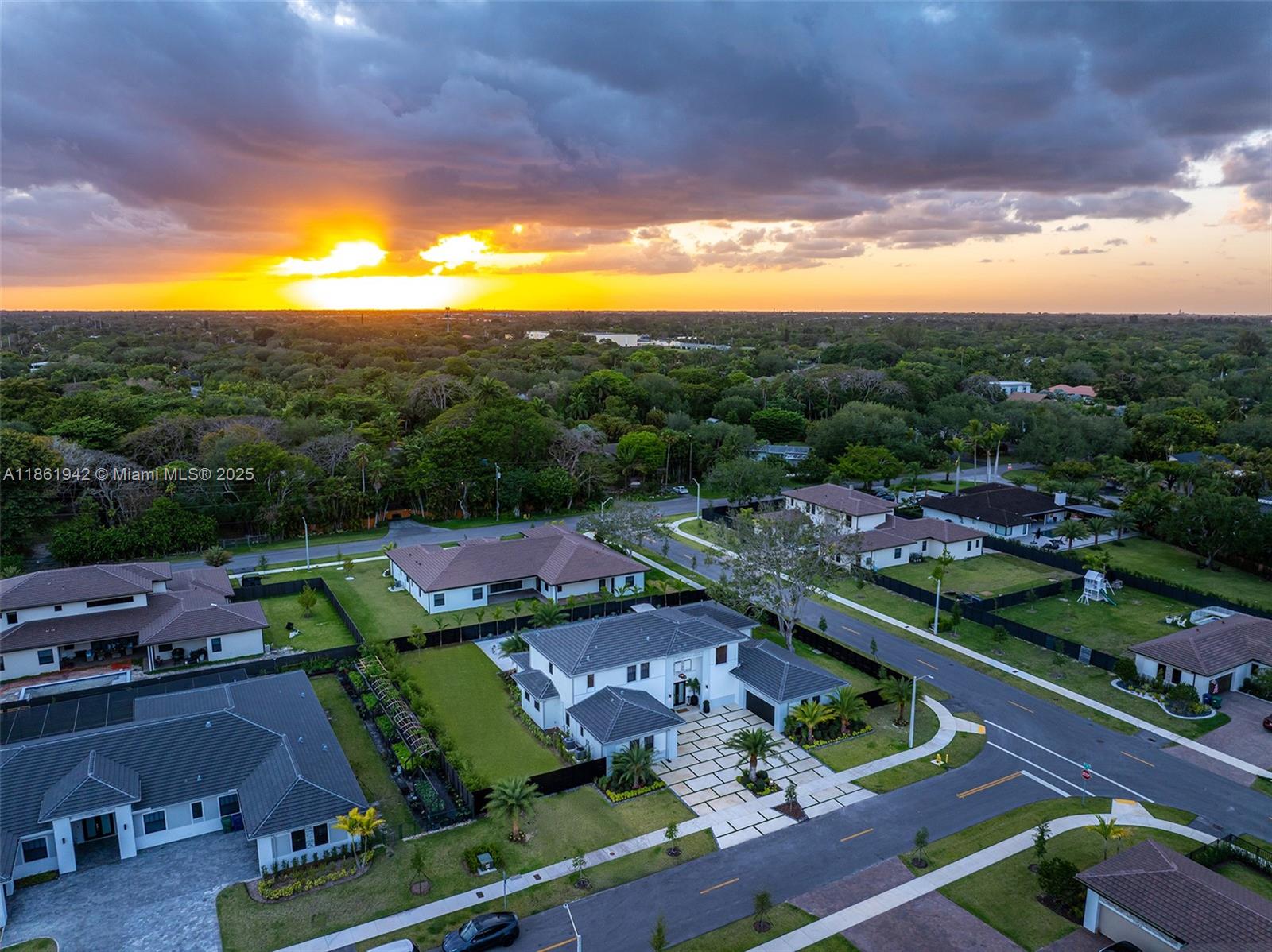 11062 SW 91st Ave Miami, FL 33176 11062 SW 91st Ave Miami, FL 33176