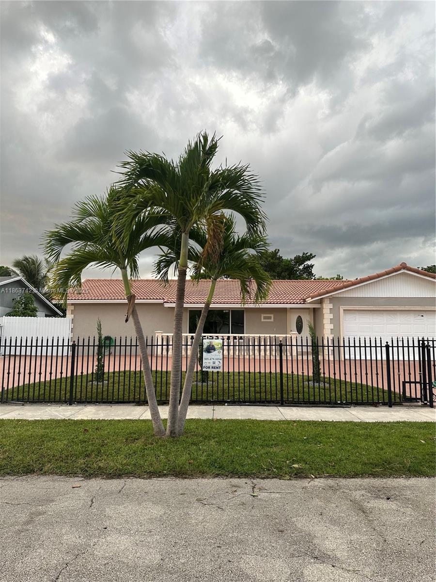 10805 SW 165th Ter