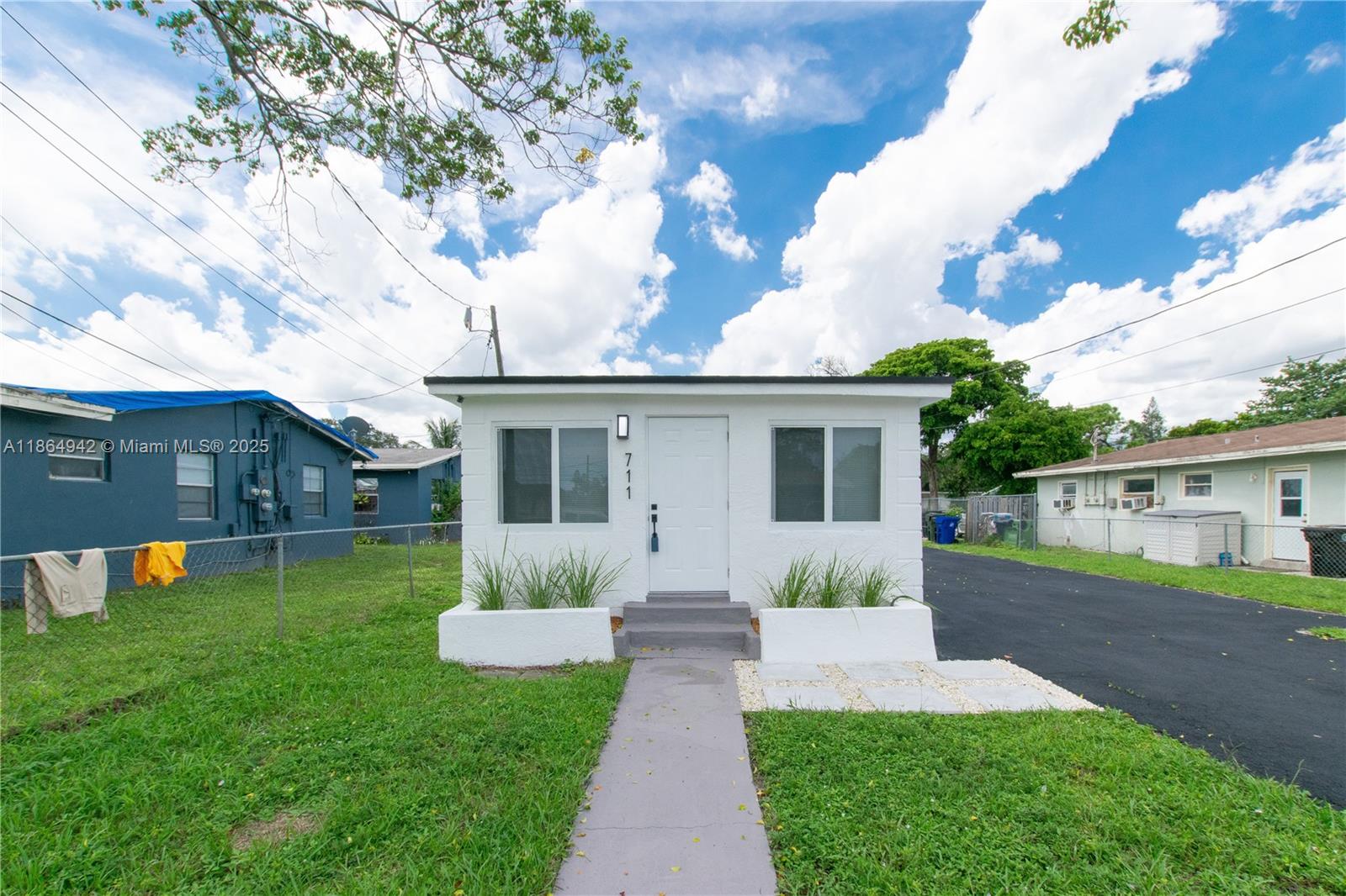 711 NW 15th Way,Fort Lauderdale, FL 33311