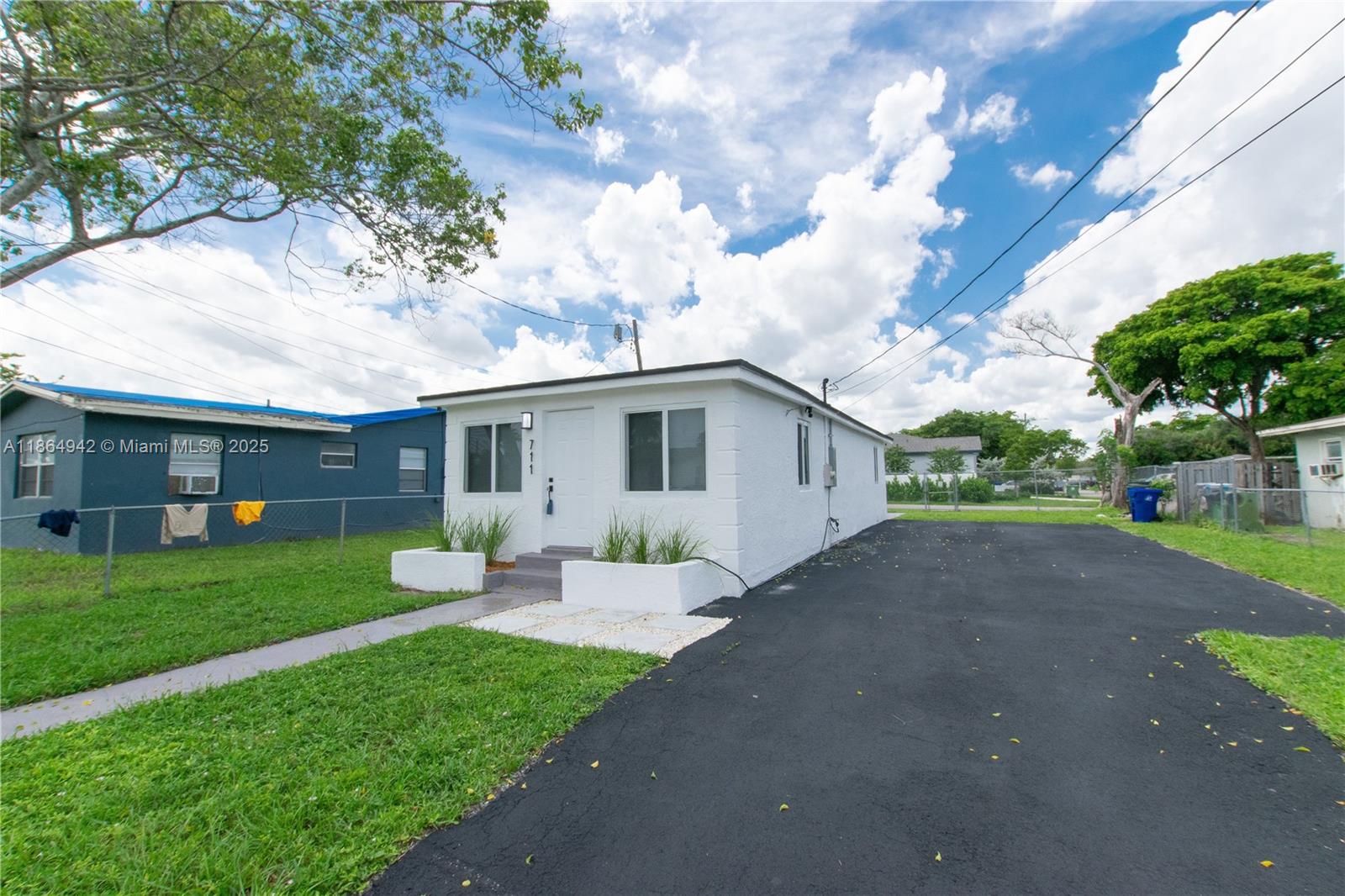 711 NW 15th Way,Fort Lauderdale, FL 33311