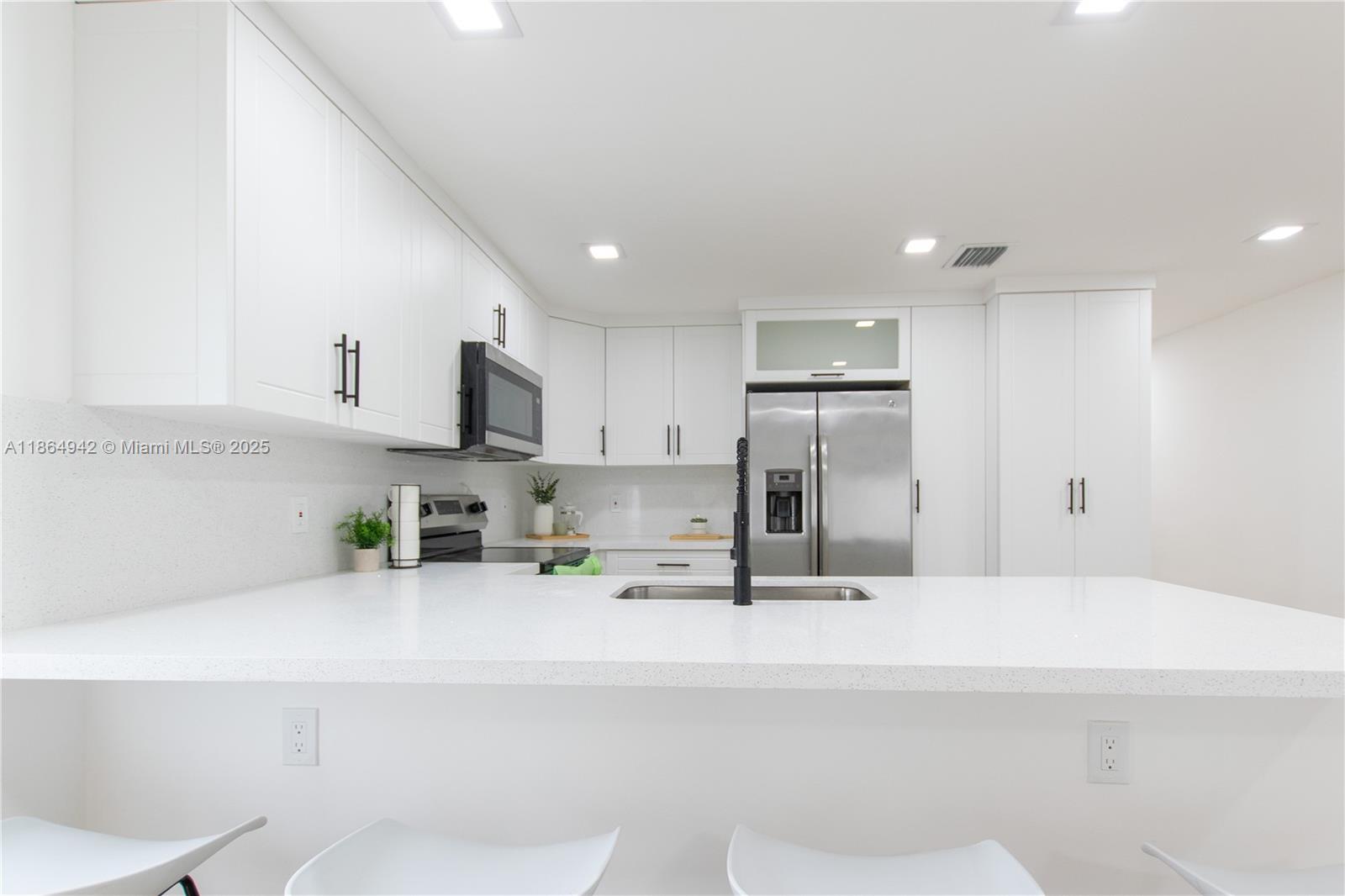 711 NW 15th Way,Fort Lauderdale, FL 33311