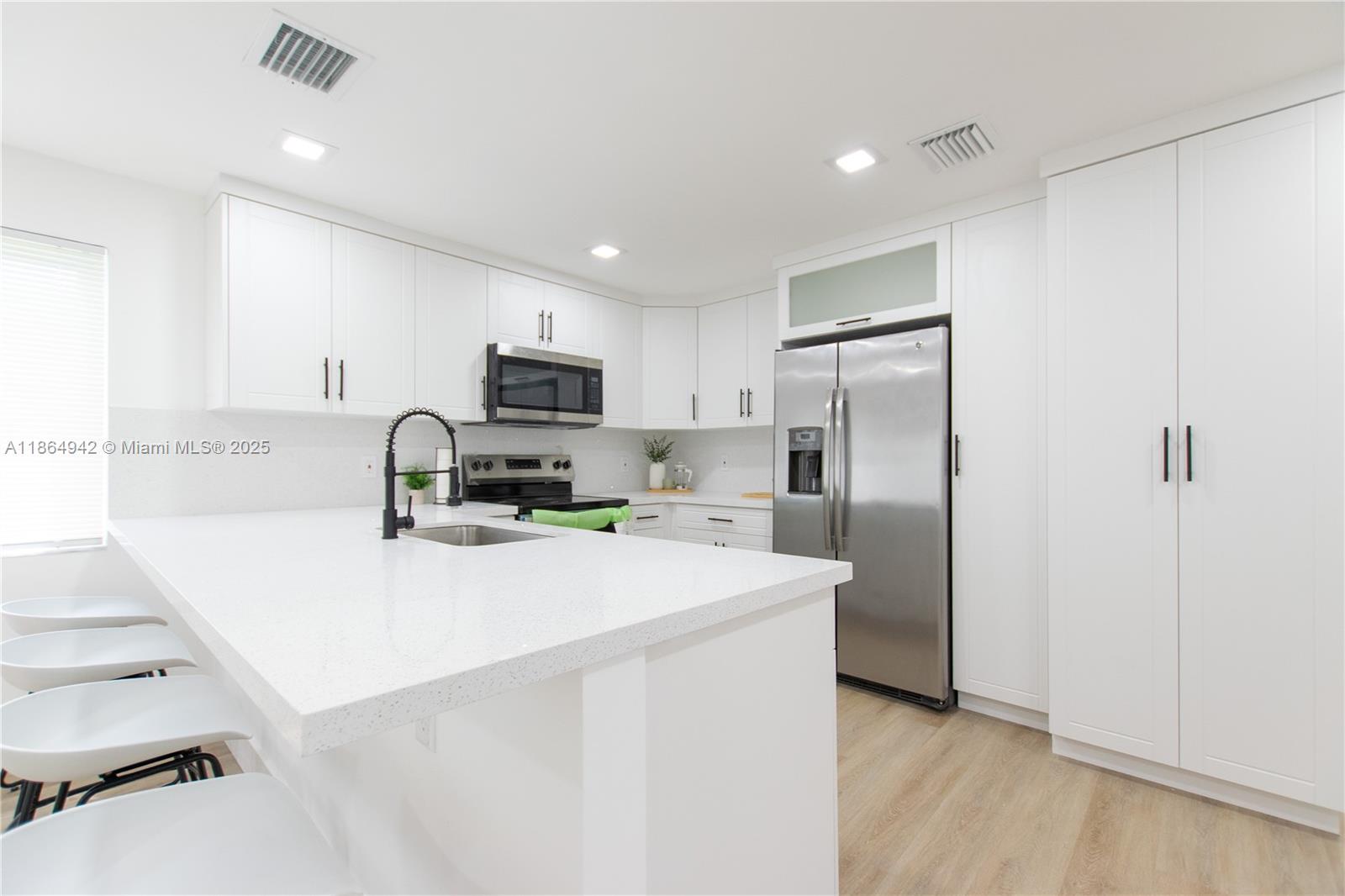 711 NW 15th Way,Fort Lauderdale, FL 33311