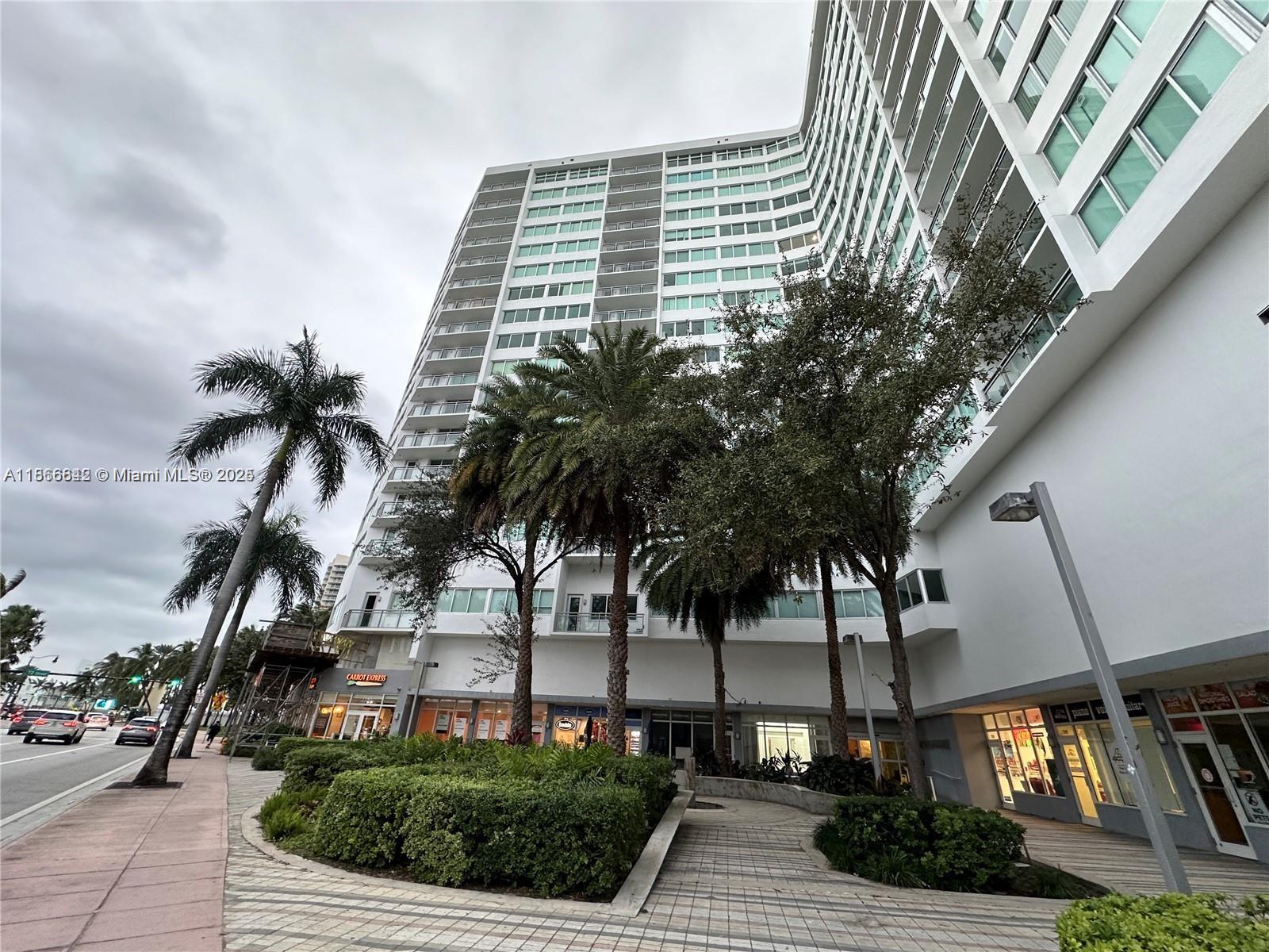 7135 Collins Ave #1523