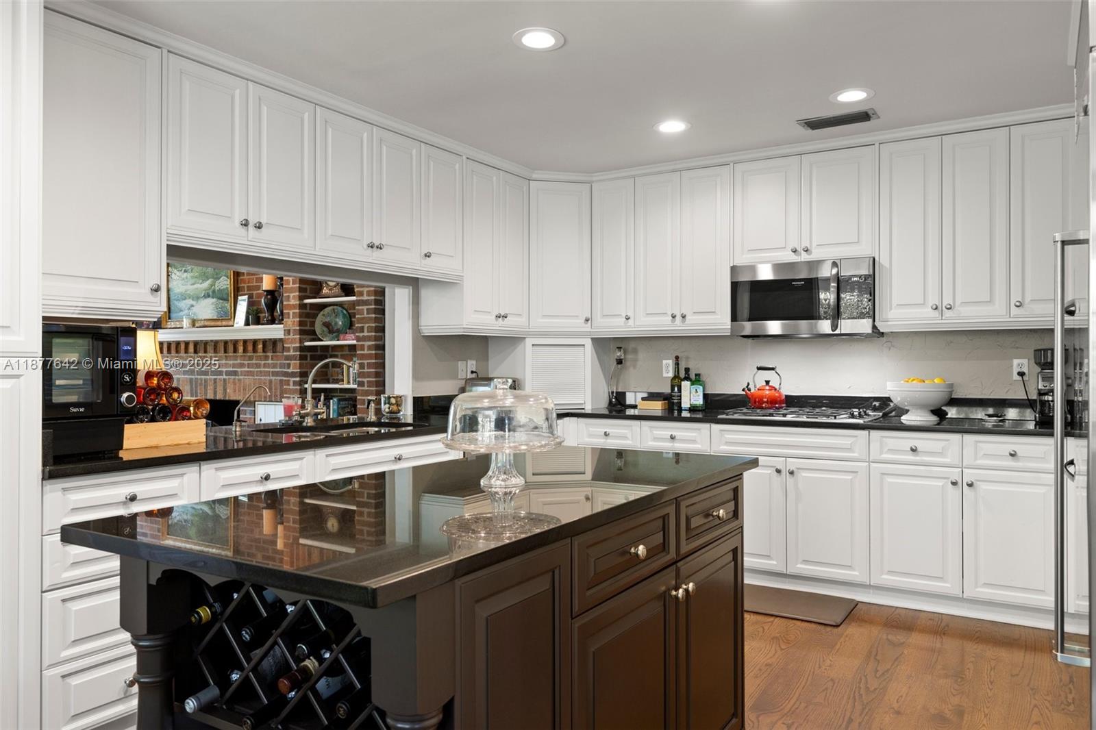 3003 W Villa Rosa Park Tampa, FL 33611