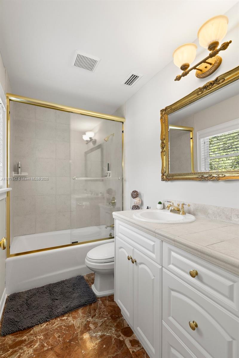 3003 W Villa Rosa Park Tampa, FL 33611