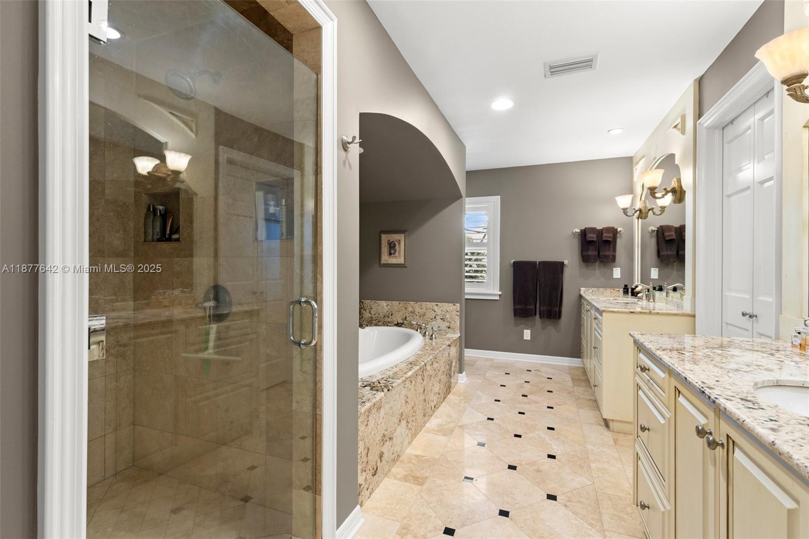 3003 W Villa Rosa Park Tampa, FL 33611