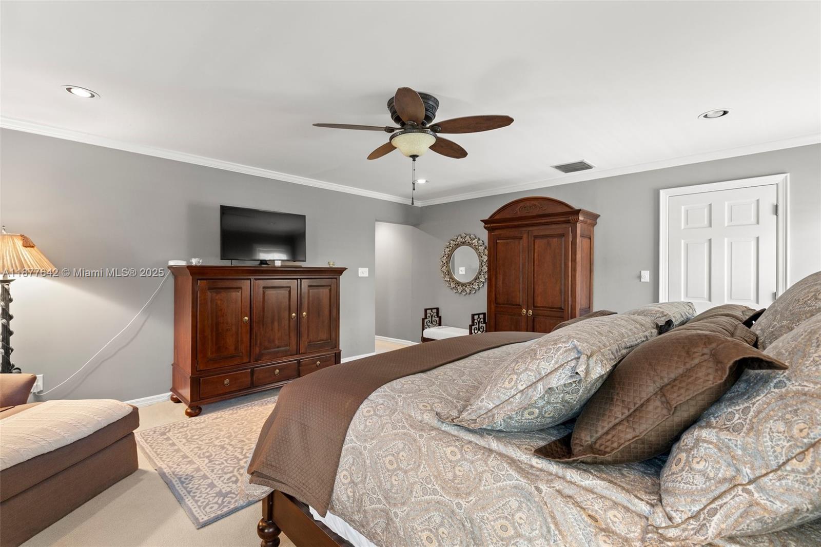 3003 W Villa Rosa Park Tampa, FL 33611