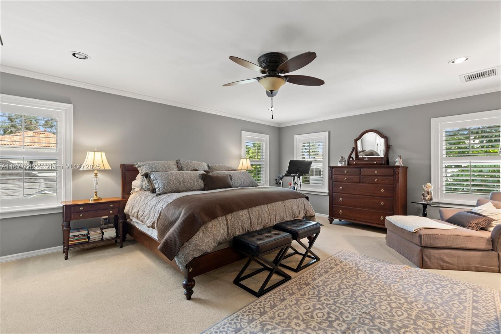 3003 W Villa Rosa Park Tampa, FL 33611