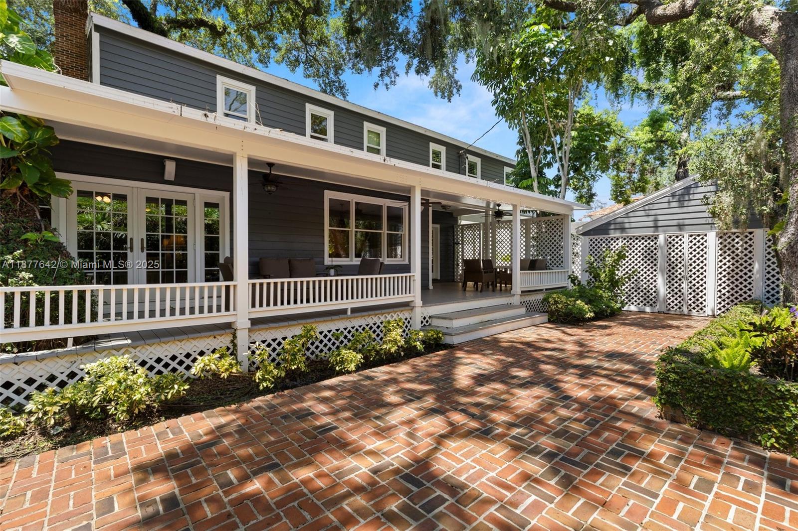 3003 W Villa Rosa Park Tampa, FL 33611